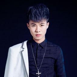 广西崇左唱歌网红峰峰,歌声传遍八桂，魅力唱响网络