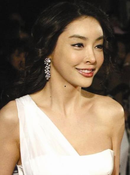 韩国大尺度明星,揭秘大尺度明星背后的故事