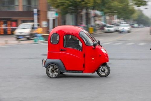 天津网红老年车图片,复古潮流，老街新韵